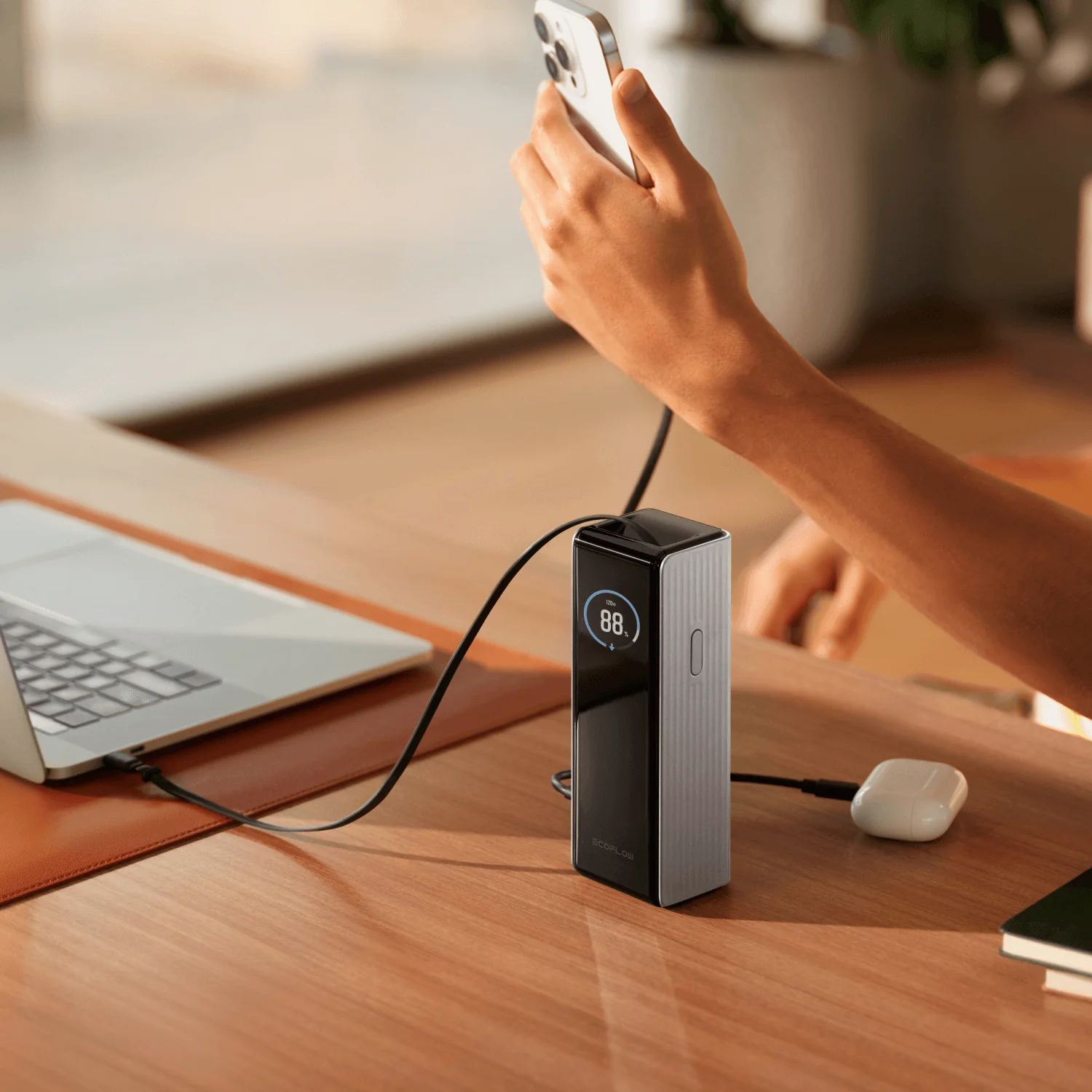 EcoFlow RAPID Powerbank (25 000 mAh, 170 W, Integriertes + Ausziehbares 100 W Kabel) - Image 5